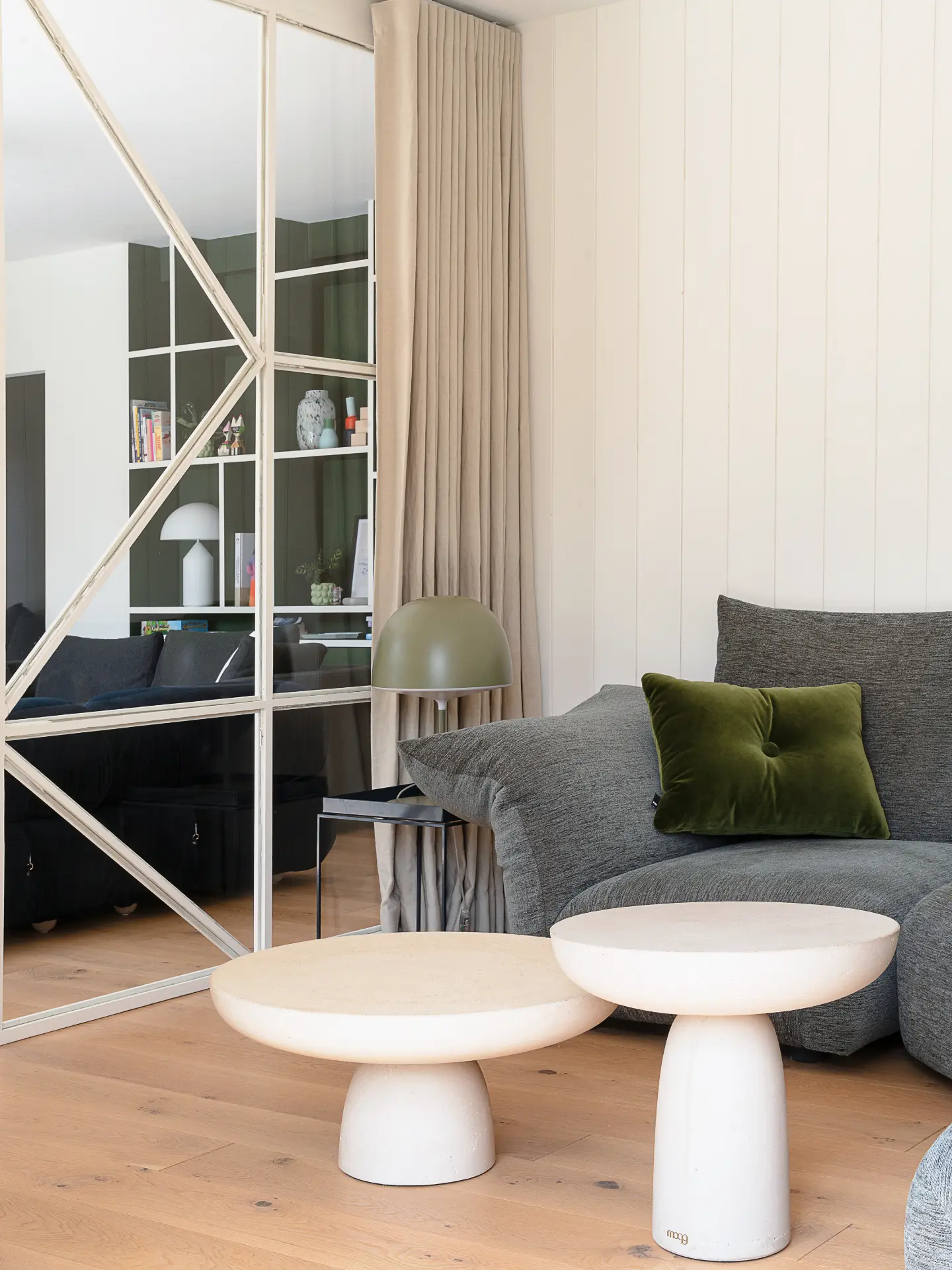 Mobilier et décoration par Formes Actuelles pour Mées Habitat.